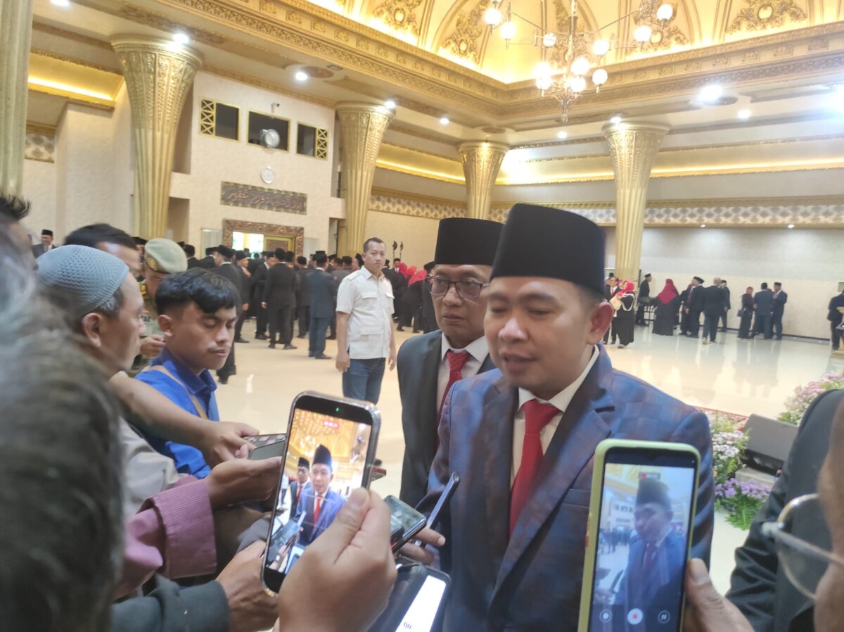 Bupati Jember Muhammad Fawait atau Gus Fawait saat jumpa awak media (foto: Jurnalis.co.id/Sigit)