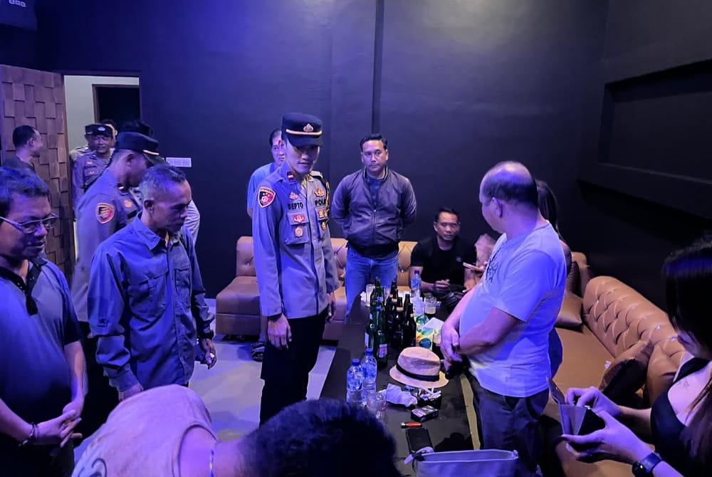 Penertiban THM di Kecamatan Air Upas. Foto: Humas Polres.