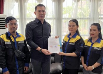 Bupati Kapuas Hulu saat menjalin kerjasama dengan Universitas Terbuka SALUT Kapuas Hulu. Ist