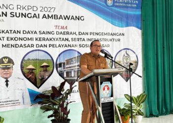 Bupati Kubu Raya Sujiwo saat menghadiri Musrenbang RKPD Tahun 2027 tingkat Kecamatan Sungai Ambawang yang digelar di Aula Kantor Camat Sungai Ambawang, Selasa (27/1/2026).