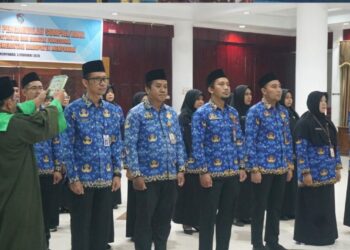 Pengikraran Sumpah dan janji pejabat administrator serta pejabat fungsional di lingkungan Pemerintah Kabupaten Mempawah