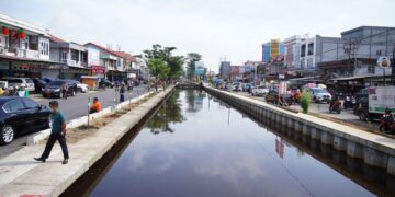 Jalan Sungai Raya Dalam mulai dilakukan uji coba penerapan jalan satu arah antara Kota Pontianak dan Kabupaten Kubu Raya.
