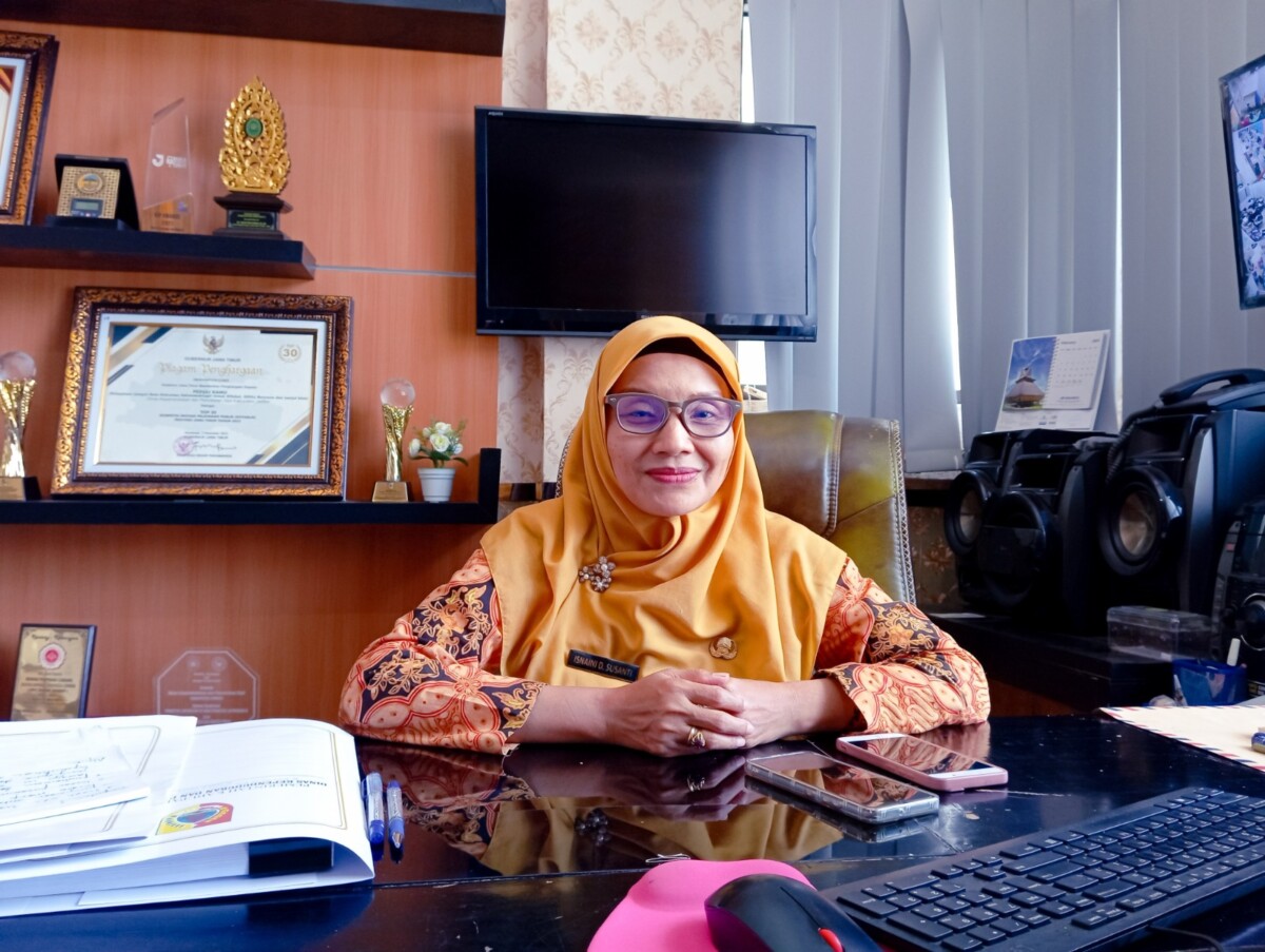 Kepala Dinas PTSP (Pelayanan Terpadu Satu Pintu) Isnaini Dwi Susanti (foto: Jurnalis.co.id/Sigit)
