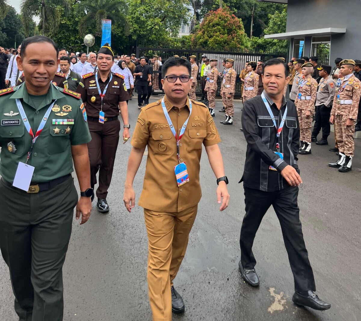 Bupati Sambas Satono bersama Forum Koordinasi Pimpinan Daerah (Forkopimda) Kabupaten Sambas menghadiri Rapat Koordinasi Nasional (Rakornas) Pemerintah Pusat dan Daerah Tahun 2026, di Sentul International Convention Center (SICC), Bogor, Jawa Barat (Jabar)