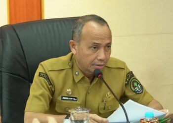 Sekda Ketapang saat memimpin Rakor. Foto: Prokopim.