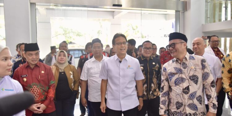 Menteri Kesehatan RI Budi Gunadi Sadikin meninjau Rumah Sakit Umum Daerah Tuan Besar Syarif Idrus (RSUD TBSI) Kubu Raya di Kecamatan Rasau Jaya, Jumat (6/2/2026).