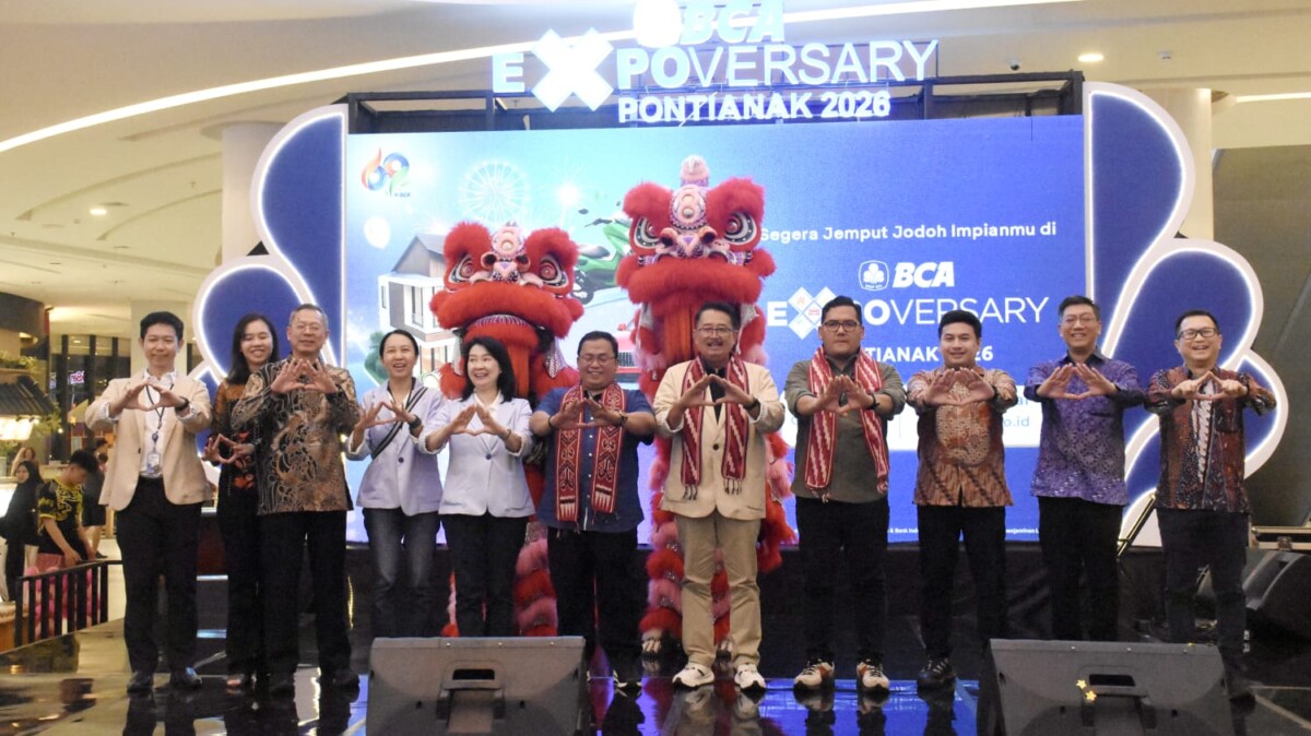 Wakil Bupati Kubu Raya Sukiryanto membuka BCA Expoversary Pontianak 2026 di Mal Gaia Bumi Raya City, Kabupaten Kubu Raya, Jumat (6/2/2026). 