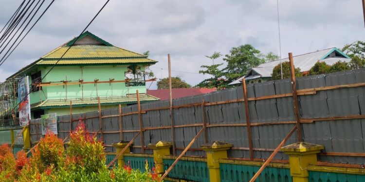 Pembangunan MIN Kapuas Hulu yang menggunakan dana Kementerian PUPR saat ini masih dalam proses pengerjaan