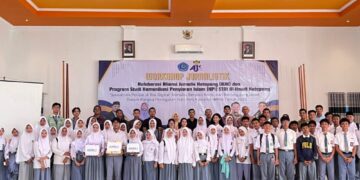 Para pengurus AJK dan Dosen Prodi KPI poto bersama usai menggelar Workshop Jurnalistik, Senin (09/02). Foto: AJK.