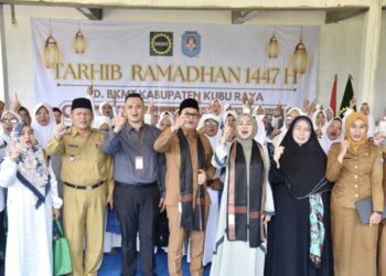 Sujiwo saat menghadiri Tarhib Ramadan 1447 Hijriah yang digelar Pengurus Daerah BKMT Kabupaten Kubu Raya di Gedung Dakwah Khodijah, Jalan Angkasa Pura II, Kecamatan Sungai Raya, Senin (9/2/2026).