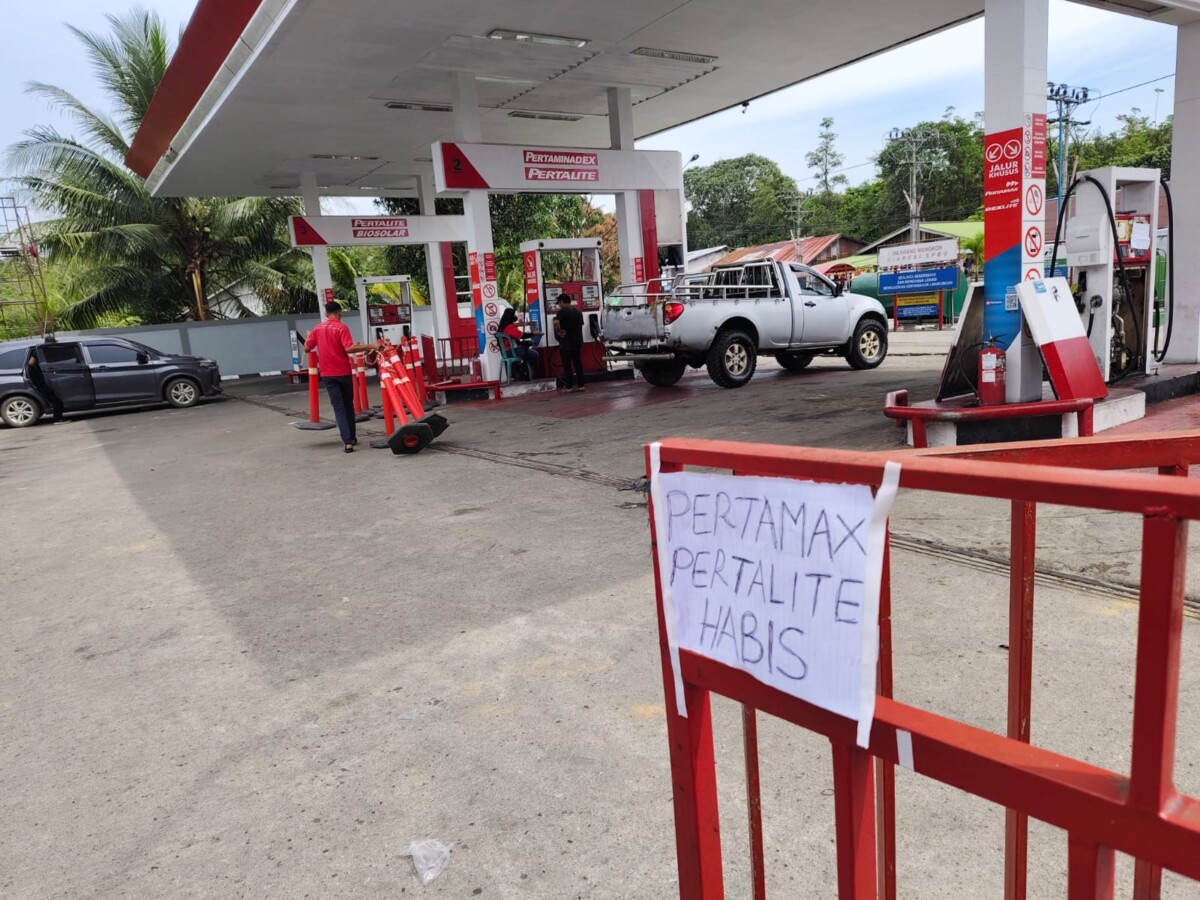 Kelangkaan bahan bakar minyak (BBM) kembali terjadi di Kabupaten Sintang, Kalimantan Barat