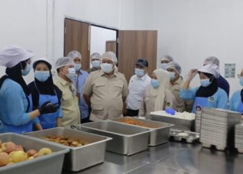 Kepala Badan Gizi Nasional (BGN), Prof. DR. Ir. Dadan Hindayana sambangi dapur Makan Bergizi Gratis (MBG) di wilayah perbatasan Sambas–Malaysia.