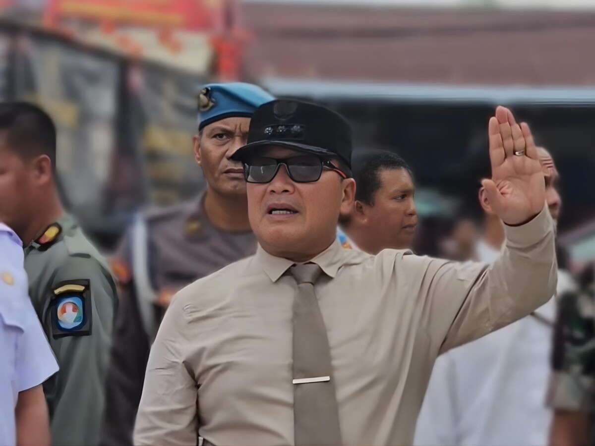 Bupati Kubu Raya Sujiwo meninjau kondisi Pasar Kakap di Kecamatan Sungai Kakap, Rabu (11/2/2026)