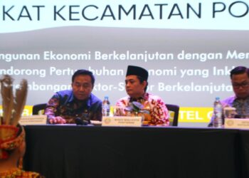 Wakil Wali Kota Pontianak Bahasan membuka Musrenbang RKPD 2027 Tingkat Kecamatan Pontianak Timur.