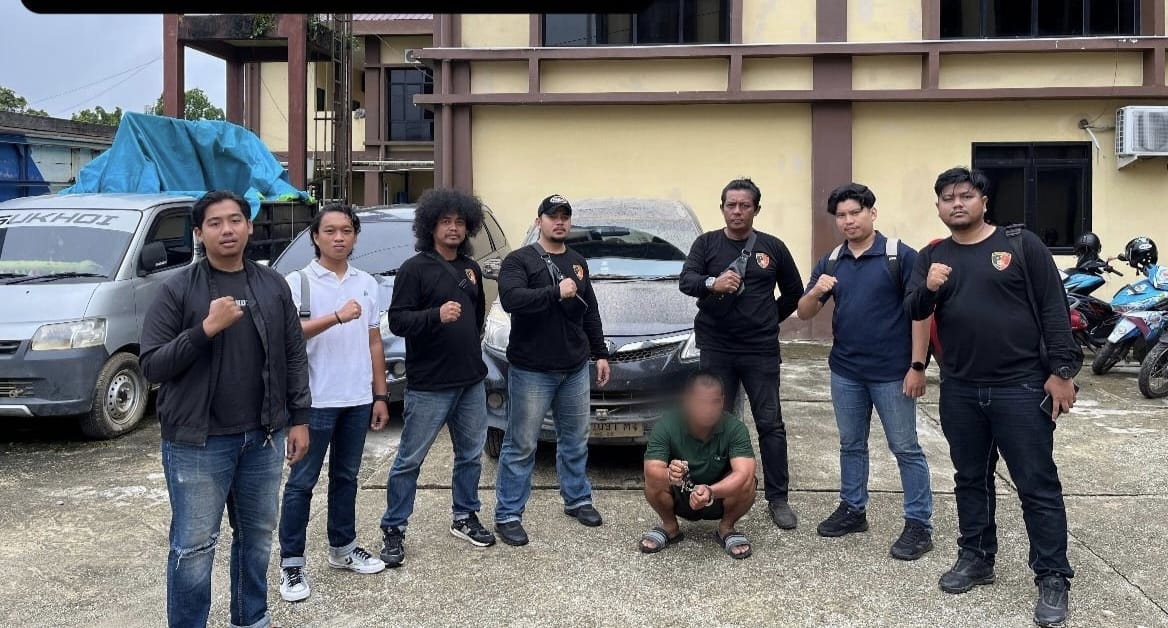 Pelaku dan barang bukti mobil yang diamankan Satuan Reskrim Polres Kapuas Hulu. Ist