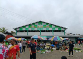 Kondisi Pasar Dogom Permai Kapuas Hulu yang terbengkalai dan perlu direnovasi. Ist