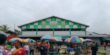 Kondisi Pasar Dogom Permai Kapuas Hulu yang terbengkalai dan perlu direnovasi. Ist
