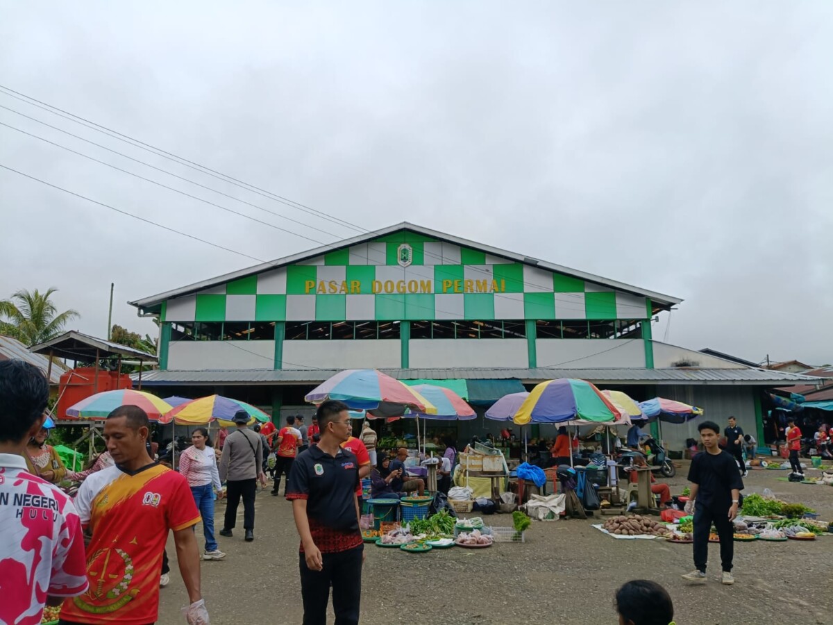 Kondisi Pasar Dogom Permai Kapuas Hulu yang terbengkalai dan perlu direnovasi. Ist