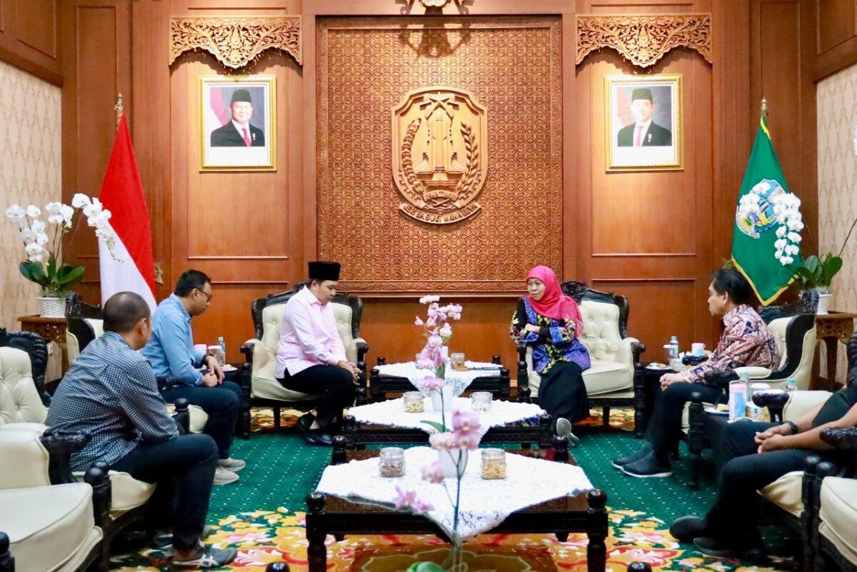 Pertemuan Bupati Fawait dengan Gubernur Khofifah membahas penanganan bencana banjir di Jember (foto: Diskominfo Jember)