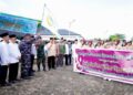 Asisten Setda Ketapang melepas Pawai Tarhib Ramadhan, Sabtu (14/2/2026). Foto: Prokopim Pemkab Ketapang.