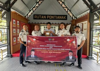 Kanwil Ditjenpas Kalbar memberikan Remisi Khusus (RK) dan Pengurangan Masa Pidana Khusus kepada warga binaan pemasyarakatan dalam rangka Hari Raya Imlek 2577 Kongzili, Selasa (17/2/2026).