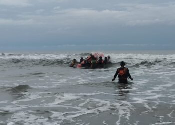 Tim SAR Gabungan temukan korban tenggelam atas nama Hazis Abrar Alfaziri dalam kondisi meninggal dunia, Selasa (17/2/2026).