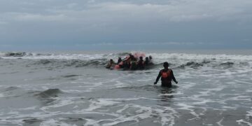 Tim SAR Gabungan temukan korban tenggelam atas nama Hazis Abrar Alfaziri dalam kondisi meninggal dunia, Selasa (17/2/2026).