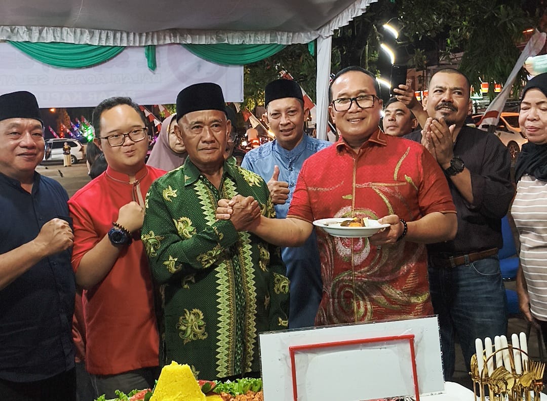 Bupati Kubu Raya Sujiwo menghadiri tasyakuran penataan Pasar Kapur Raya di Simpang Empat Desa Kapur resmi, Selasa (17/2/2026)