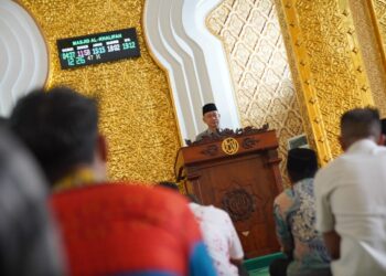 Wali Kota Pontianak Edi Rusdi Kamtono saat memberikan tausiyah singkat di Masjid Al Khalifah Kantor Wali Kota.