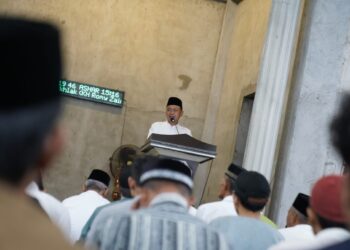 Wali Kota Pontianak Edi Rusdi Kamtono dalam Safari Ramadan di Masjid Al Akbar Gang Karya Baru Kecamatan Pontianak Selatan.