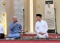 Jemaah Salat Subuh Masjid Assalam berdialog dengan Wali Kota Pontianak Edi Rusdi Kamtono dalam rangkaian Safari Ramadan.