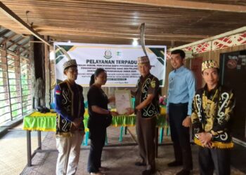 Kejaksaan Negeri Kabupaten Kapuas Hulu melaksanakan kegiatan pelayanan terpadu kepada masyarakat Kapuas Hulu. Ist