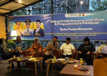 Wali Kota Pontianak Edi Rusdi Kamtono saat menjadi pembicara pada Diskusi Publik Anak Muda dan Pengusaha Kota Pontianak.