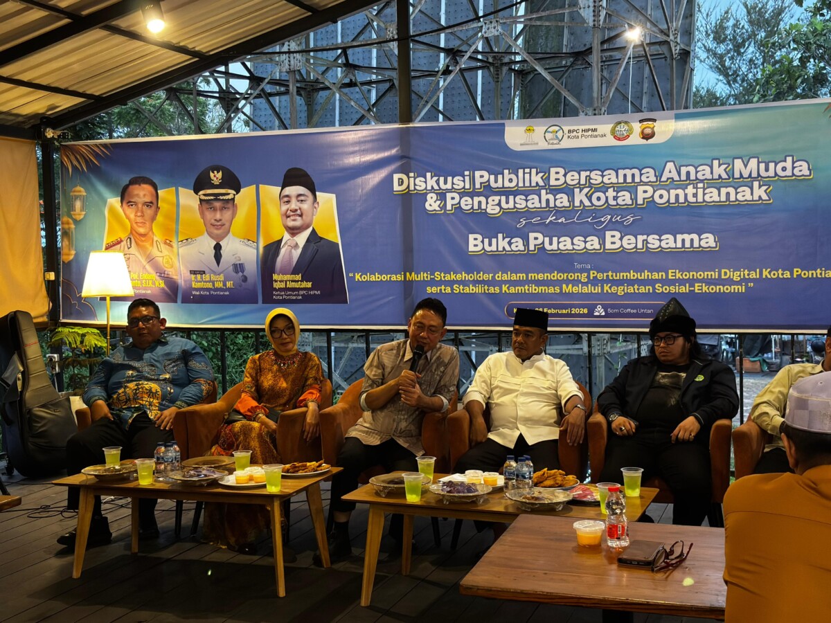 Wali Kota Pontianak Edi Rusdi Kamtono saat menjadi pembicara pada Diskusi Publik Anak Muda dan Pengusaha Kota Pontianak.