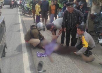 Motor Tabrak Truk Mundur, Pasutri Lansia Tewas di Rasau Jaya