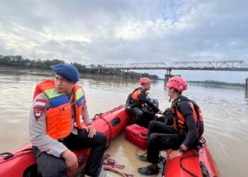Empat Anak Terseret Arus Sungai Kapuas di Sintang, Satu Meninggal, Dua Masih Hilang