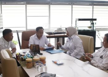 Erlina, saat audiensi dengan Menteri Kelautan dan Perikanan RI, Sakti Wahyu Trenggono, di Gedung Mina Bahari I, Kantor Kementerian Kelautan dan Perikanan, Jakarta. Foto Prokopim Mempawah