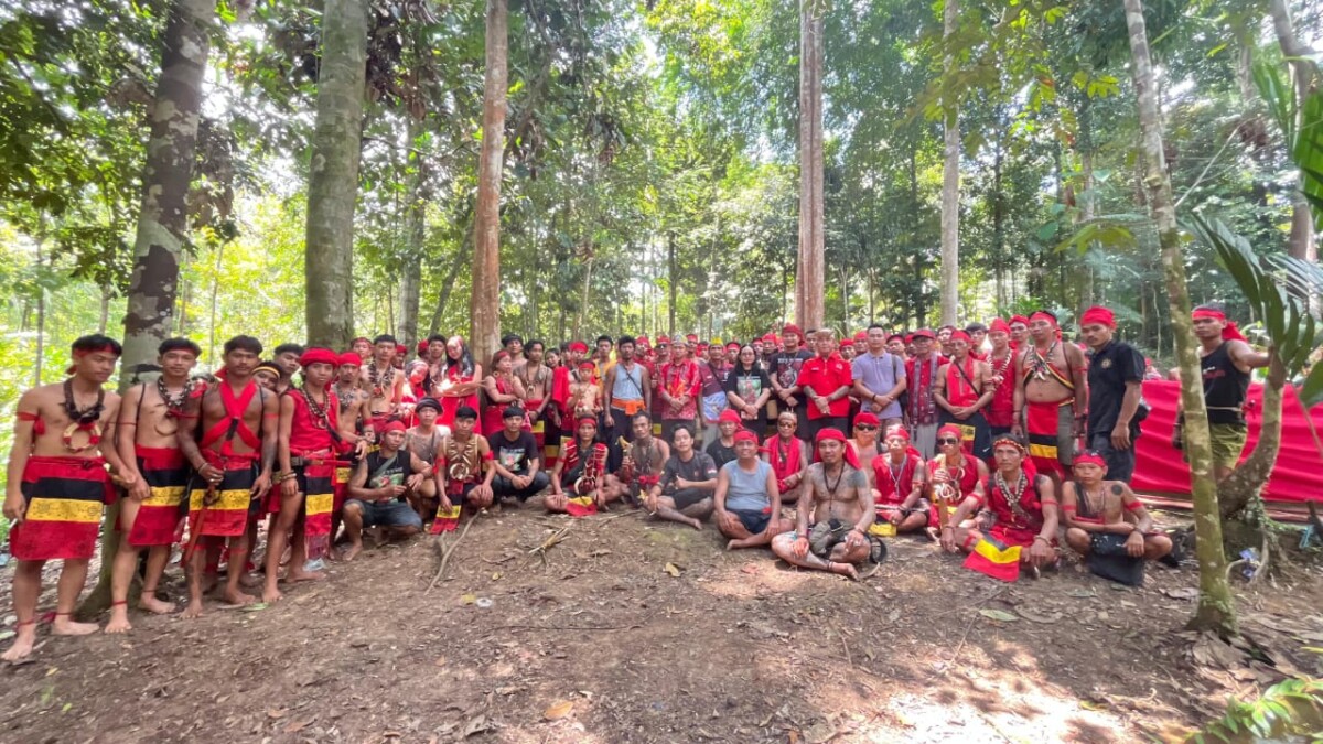 Tariu Borneo Bangkule Rajakng (TBBR) se tanah Dayak memberikan ultimatum Pemerintah Indonesia melalui Kepala Otorita Ibu Kota Nusantara (IKN). Ist