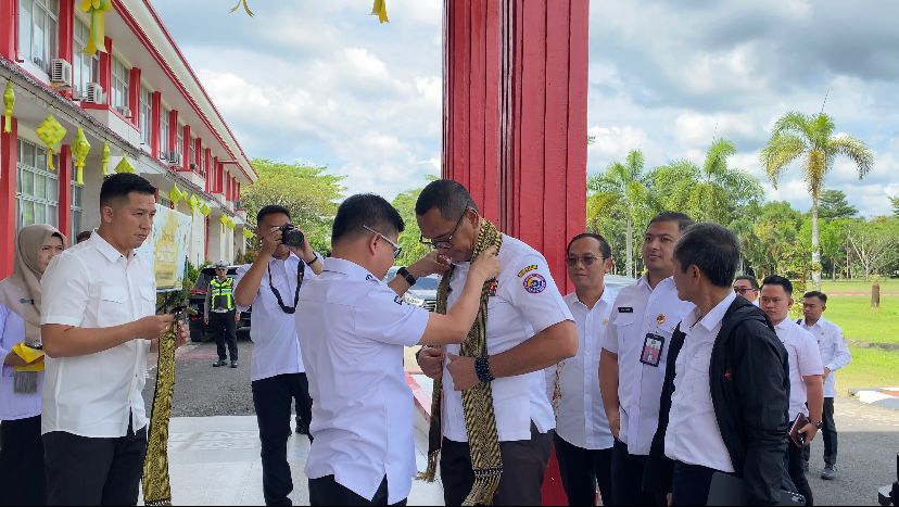 Bupati Sambas H. Satono, S.Sos.I., M.H menerima kunjungan kerja Sekretaris Badan Nasional Pengelola Perbatasan (BNPP) RI, Makhruzi Rahman, Rabu (4/3/2026).