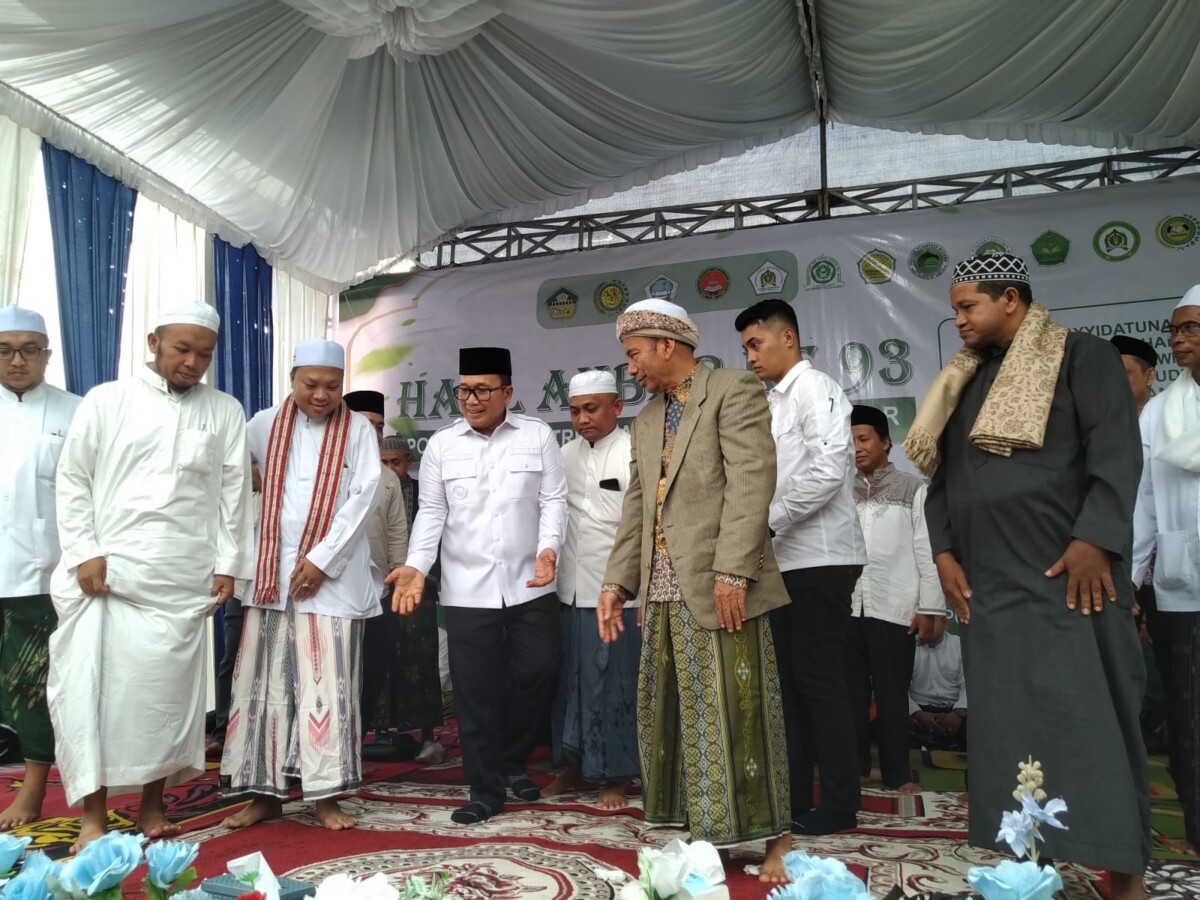 Bupati Sujiwo saat menghadiri Safari Ramadan Pemerintah Kabupaten Kubu Raya di Pondok Pesantren Darun Nasyiin, Desa Simpang Kanan, Kecamatan Sungai Ambawang, Rabu (4/3/2026).
