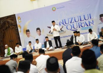 Wali Kota Pontianak Edi Rusdi Kamtono menyampaikan sambutan pada peringatan Nuzulul Quran sekaligus buka puasa bersama di Aula Rumah Dinas