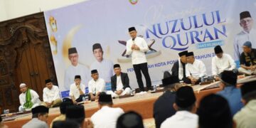 Wali Kota Pontianak Edi Rusdi Kamtono menyampaikan sambutan pada peringatan Nuzulul Quran sekaligus buka puasa bersama di Aula Rumah Dinas