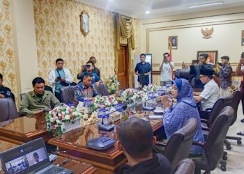 Rapat koordinasi Pemkab Jember mengantisipasi panic BBM di Pendopo Wahyawibawagraha langsung dipimpin Gus Fawait (foto: istimewa)