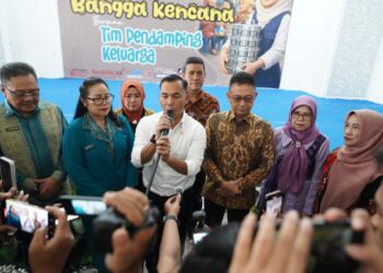 Menteri Kependudukan dan Pembangunan Keluarga/Kepala BKKBN RI, Wihaji saat kunjungan kerja di Pontianak, Sabtu (7/3/2026) siang.