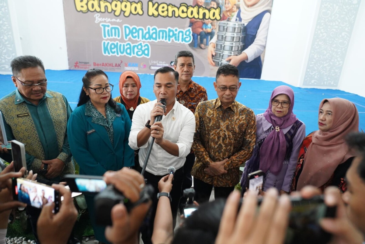 Menteri Kependudukan dan Pembangunan Keluarga/Kepala BKKBN RI, Wihaji saat kunjungan kerja di Pontianak, Sabtu (7/3/2026) siang.