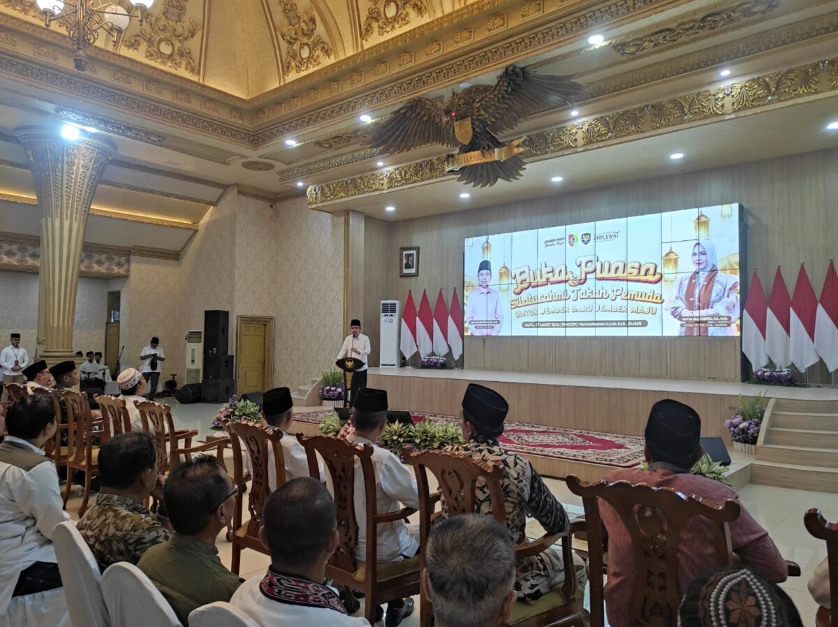 Silaturahmi dan buka puasa Bupati Fawait dengan tokoh pemuda, Ormas dan tokoh agama di Pendopo Bupati Wahyawibawagraha (foto: Jurnalis.co.id/Sigit)