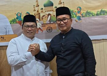 Bupati Sujiwo saat menghadiri buka puasa bersama di kediaman Wakil Bupati Sukiryanto di Pontianak, Sabtu (7/3/2026).