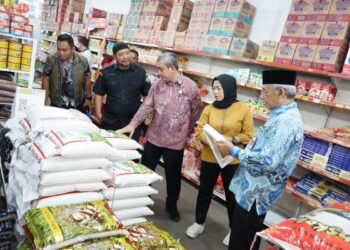 Satgas Pangan melakukan monitoring ke sejumlah distributor dan pasar tradisional.