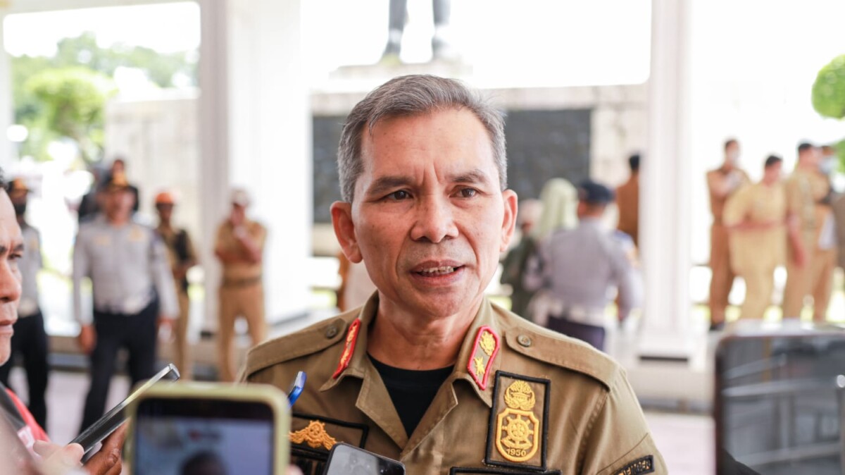 Kepala Satpol PP Kabupaten Jember, Bambang Rudyanto, S.Sos saat diwawancarai awak media (foto: istimewa)