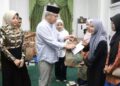 Sekda Provinsi Kalbar, Harisson, didampingi Ketua DWP Provinsi Kalbar Windy Prihastari Harisson, menggelar kegiatan buka puasa bersama sekaligus berbagi dengan anak-anak dari sejumlah panti asuhan di Rumah Dinas Sekda Kalbar, Rabu (11/3/2026).